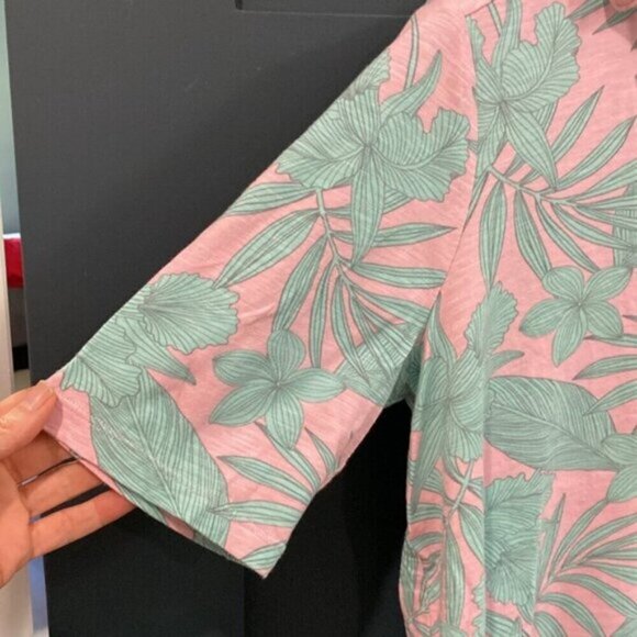 Lands' End Pink Short Sleeve Polo Top Size Medium - Picture 3 of 9